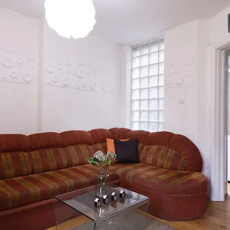 Iva City Center Apartment