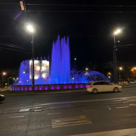 Center House Apartment *